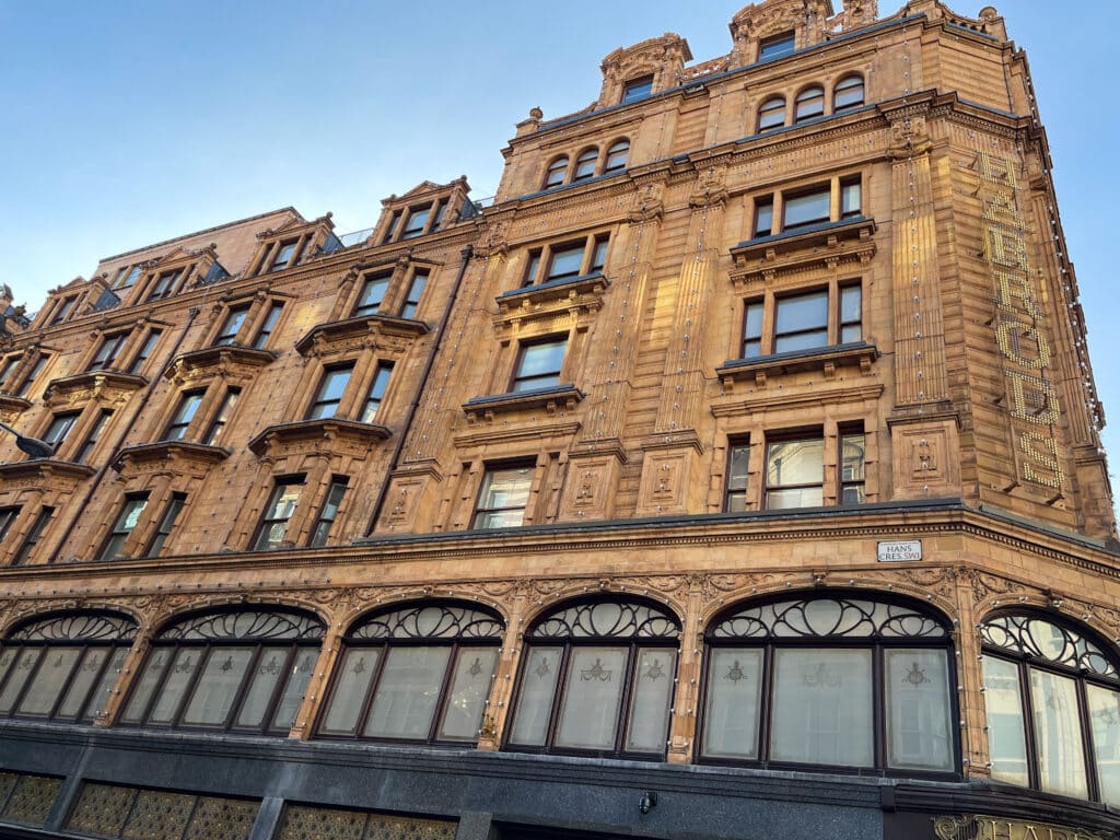 grand batiment harrods à londres