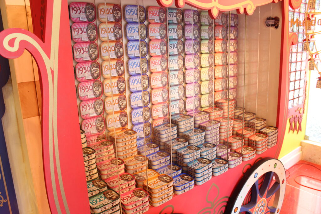 un stock de sardine colorée