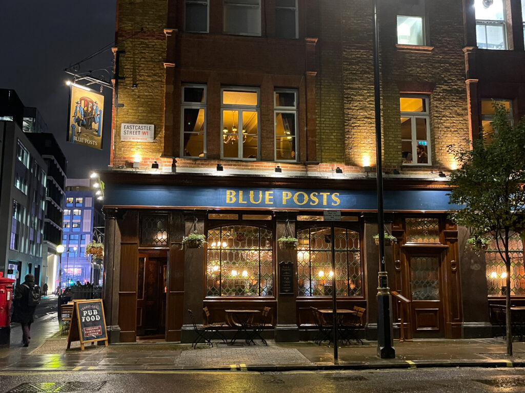 vu du bar blue posts de l'extérieur