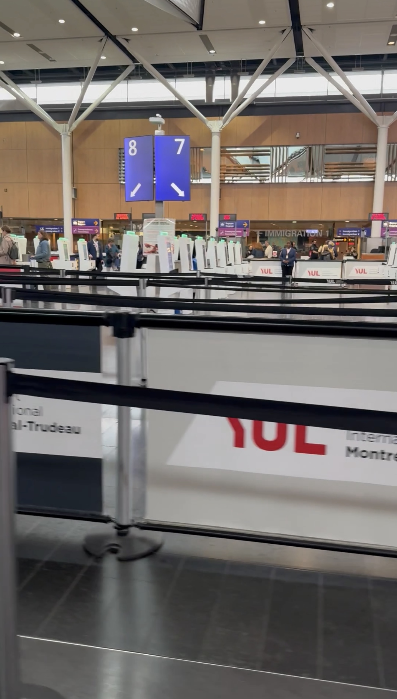 immigration à montréal pour se présenter et recevoir le pvt canada